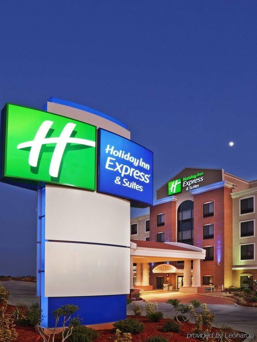 Holiday Inn Express & Suites Charlotte North, An Ihg Hotel Екстериор снимка